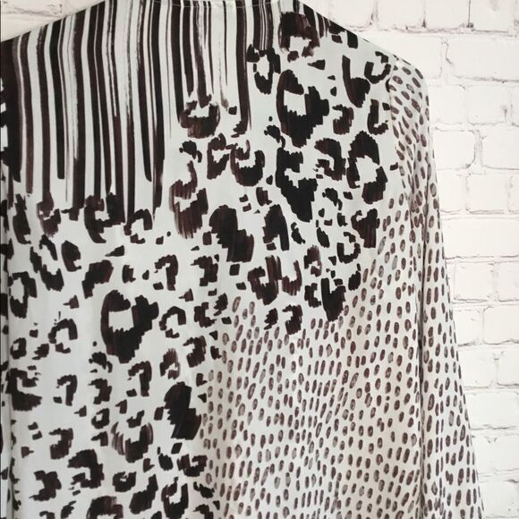 Cabi Faux Wrap Animal Print Top Blouse Tie Neck Full Sleeves Sz XS. - Picture 8 of 12